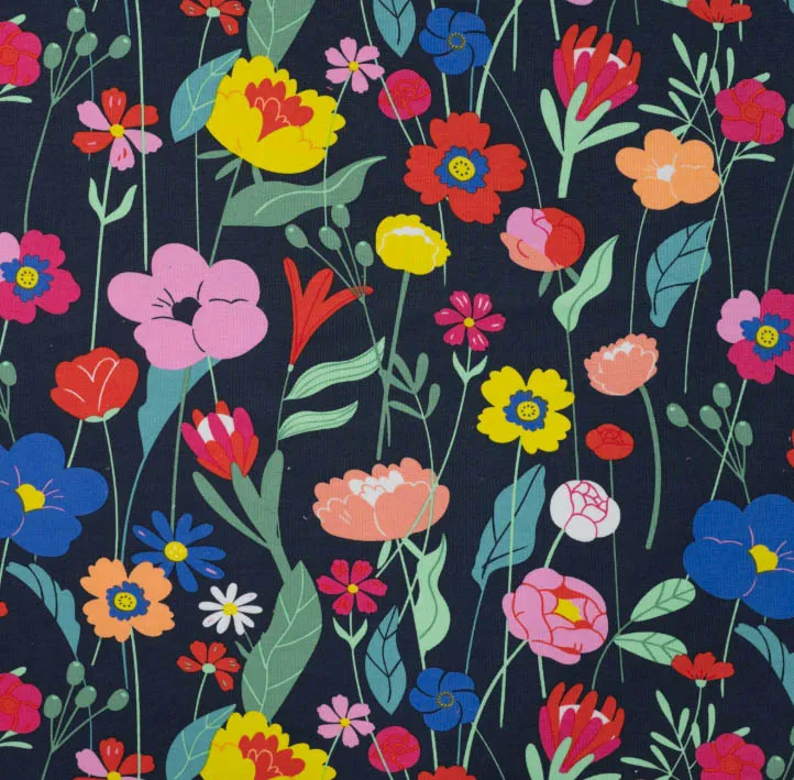 French terry zwart met bloemen - Qjutie & the Qjutest